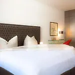S22_57 Saltwater Suite
